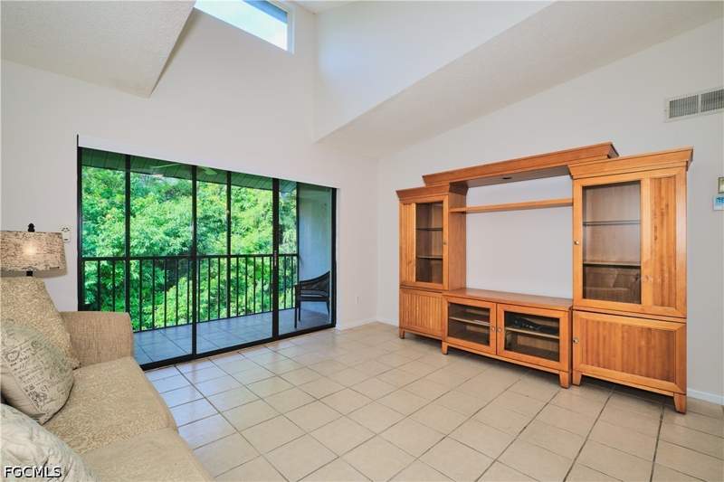 2 bedroom Condominium at 9650 Green Cypress Ln 22, Pine Ridge Of Fort Myers Village, Fort Myers — photo 4