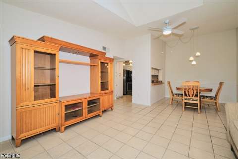 9650 Green Cypress Ln 22, Fort Myers FL - photo 6 of 50