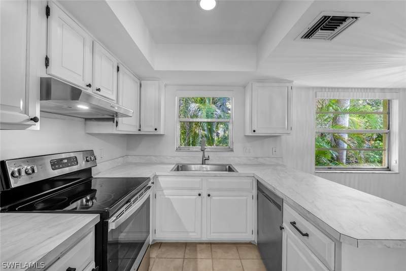 2 bedroom Condominium at 3200 Binnacle DR B4, NAVARRA CLUB, Naples — photo 4