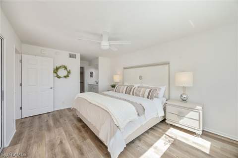 320 Horse Creek Dr 308, Naples FL - photo 14 of 33