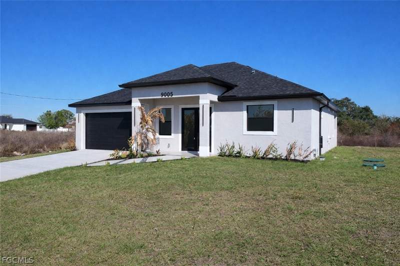 3 bedroom SingleFamilyResidence at 9005 Penny Cir, Port Labelle, Labelle — photo 2