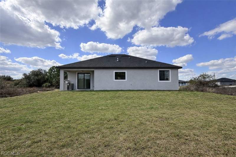 3 bedroom SingleFamilyResidence at 9005 Penny Cir, Port Labelle, Labelle — photo 3