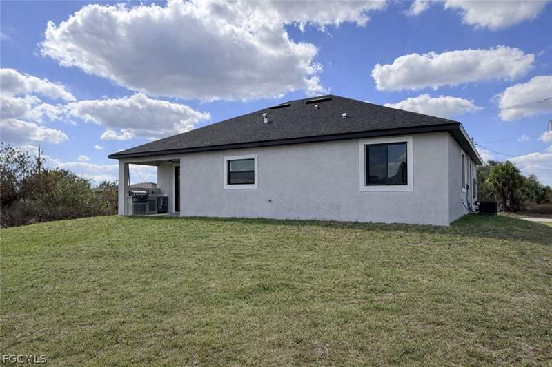 3 bedroom SingleFamilyResidence at 9005 Penny Cir, Port Labelle, Labelle — photo 4