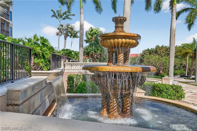 2 bedroom Condominium at 1060 Borghese Ln 1005, Aversana, Naples — photo 5