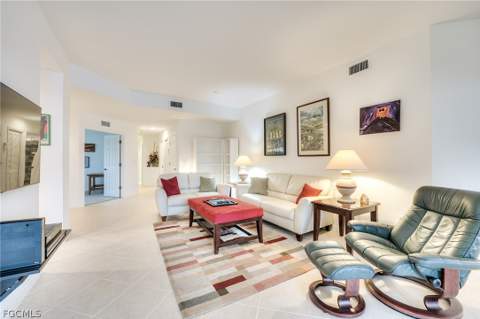 16580 Crownsbury Way 102, Fort Myers FL - photo 10 of 23