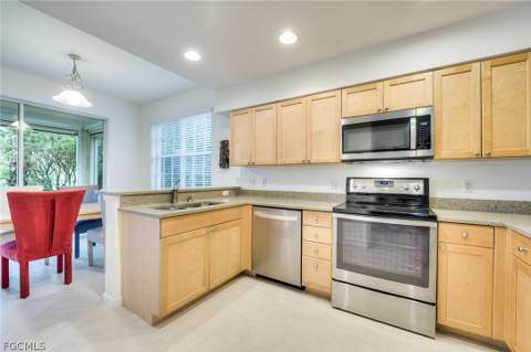 16580 Crownsbury Way 102, Fort Myers FL - photo 14 of 23