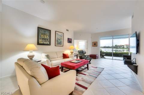 16580 Crownsbury Way 102, Fort Myers FL - photo 6 of 23