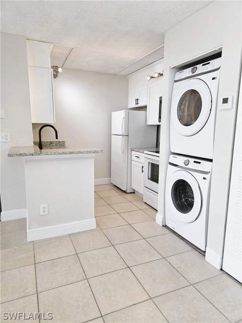 142 Santa Clara Dr 5, Naples FL - photo 11 of 32