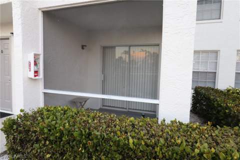 142 Santa Clara Dr 5, Naples FL - photo 6 of 32