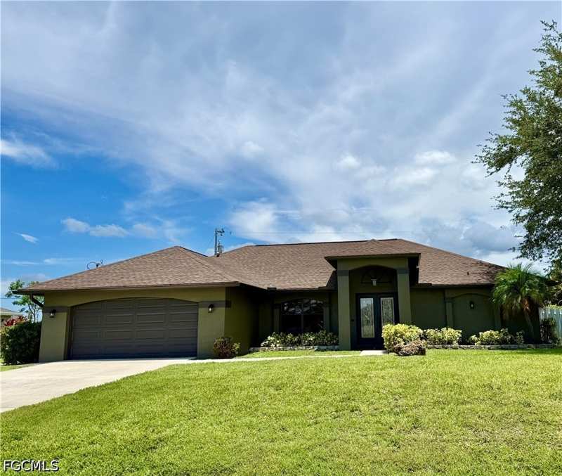 3 bedroom SingleFamilyResidence at 1319 SW 34th Ter, Cape Coral, Cape Coral — photo 1