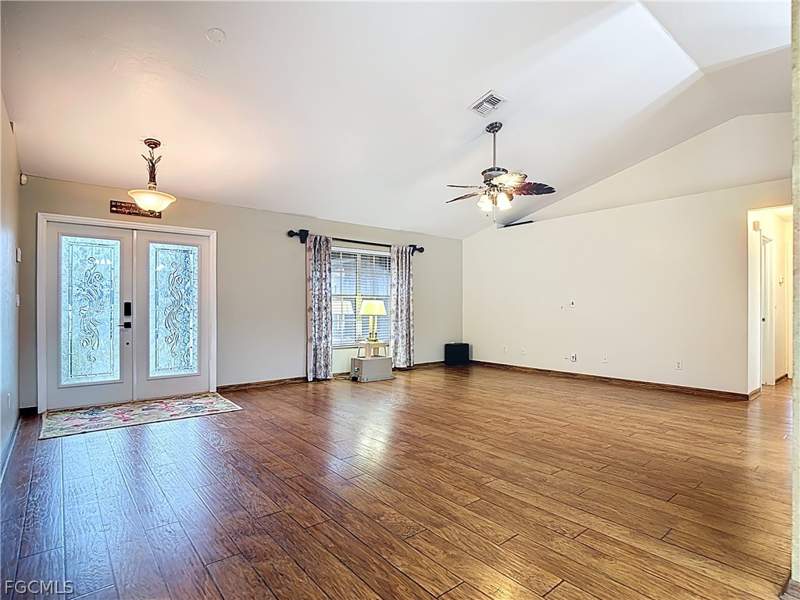 3 bedroom SingleFamilyResidence at 1319 SW 34th Ter, Cape Coral, Cape Coral — photo 4