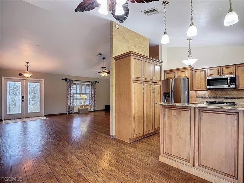 3 bedroom SingleFamilyResidence at 1319 SW 34th Ter, Cape Coral, Cape Coral — photo 5