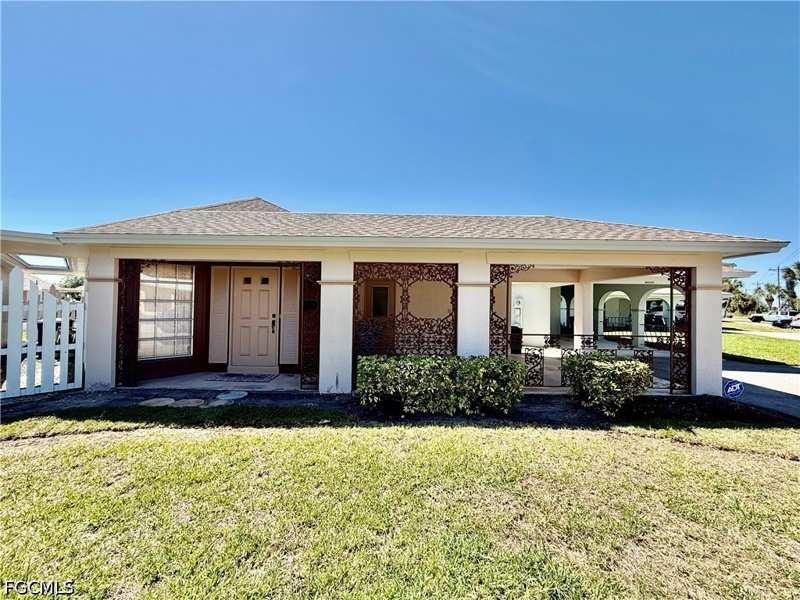 2 bedroom Detached at 318 Joel Blvd, Village International Condo, Lehigh Acres — photo 1