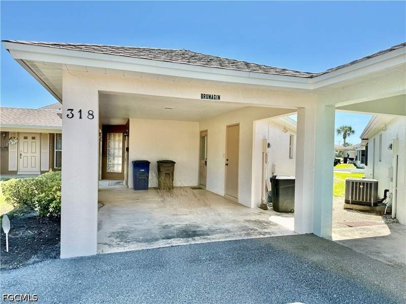 2 bedroom Detached at 318 Joel Blvd, Village International Condo, Lehigh Acres — photo 3