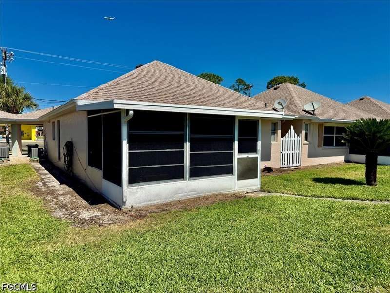 2 bedroom Detached at 318 Joel Blvd, Village International Condo, Lehigh Acres — photo 4