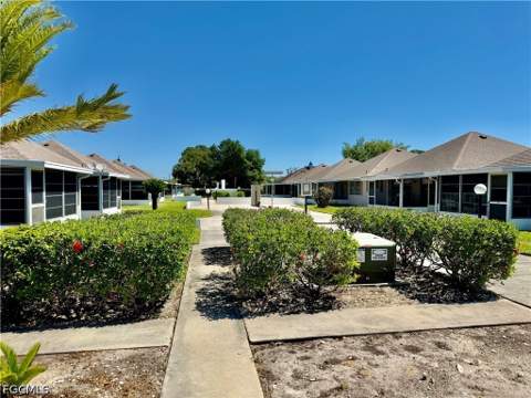 318 Joel Blvd, Lehigh Acres FL - photo 6 of 32