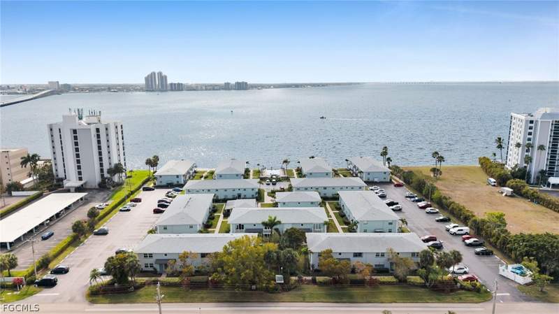 1 bedroom Condominium at 3344 N Key Dr 4, Palms At Waters Edge, North Fort Myers — photo 3