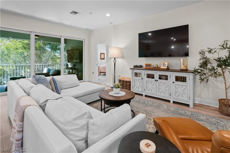 3 bedroom Condominium at 2280 Priory Ln 1106, Richmond Park, Naples — photo 2