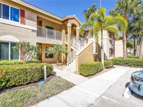 6890 Huntington Lakes Cir 204, Naples FL - photo 7 of 42
