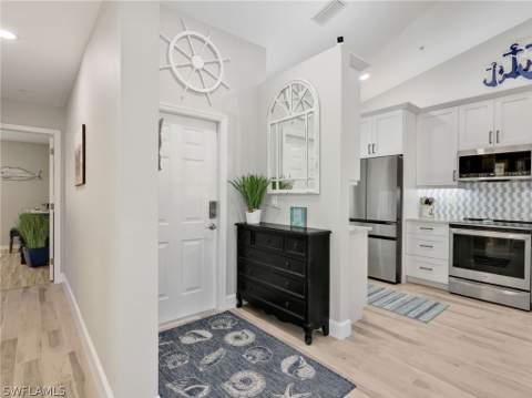 6890 Huntington Lakes Cir 204, Naples FL - photo 9 of 42