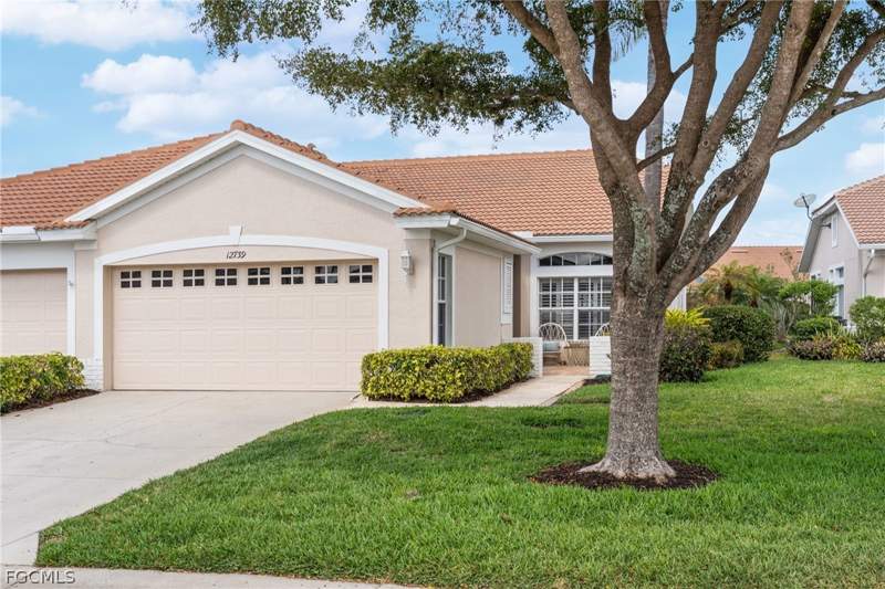 2 bedroom Attached at 12739 Devonshire Lakes Cir, Devonshire Lakes, Fort Myers — photo 2