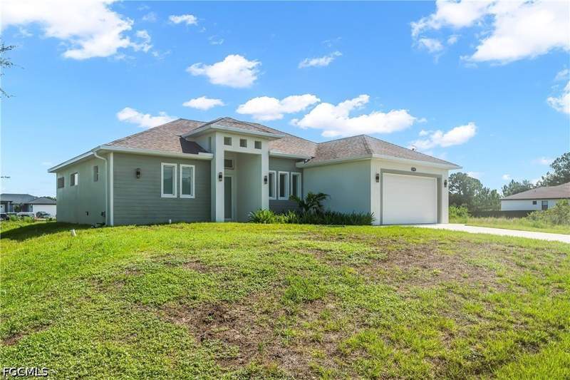 3 bedroom SingleFamilyResidence at 3718 8th St SW, Lehigh Acres, Lehigh Acres — photo 2