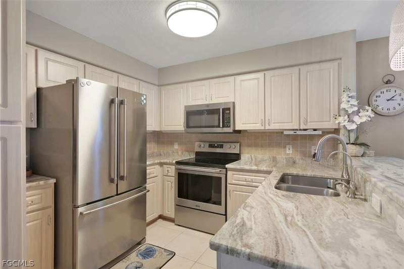 3 bedroom Condominium at 1018 SE 38th St 101, Cape Coral, Cape Coral — photo 5