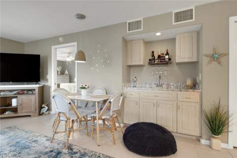1018 SE 38th St 101, Cape Coral FL - photo 8 of 23