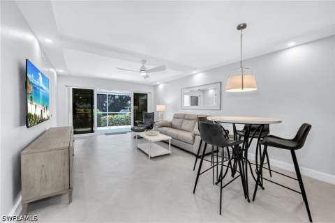 3055 Riviera Dr 102, Naples FL - photo 11 of 33