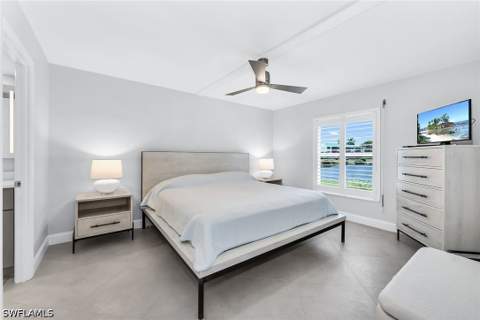3055 Riviera Dr 102, Naples FL - photo 13 of 33