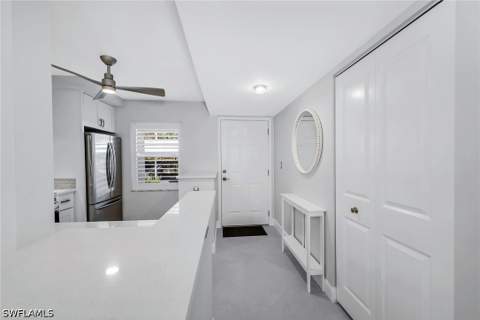 3055 Riviera Dr 102, Naples FL - photo 18 of 33