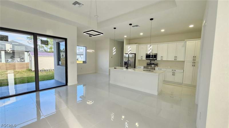 4 bedroom SingleFamilyResidence at 1214 Hibiscus Ave, Lehigh Acres, Lehigh Acres — photo 4