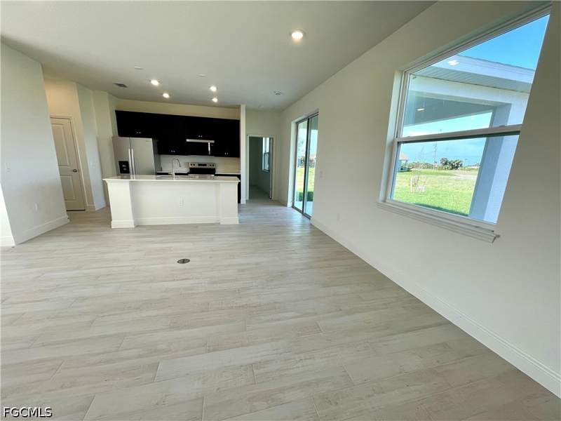 3 bedroom SingleFamilyResidence at 4020 NW 36th Pl, Cape Coral, Cape Coral — photo 4