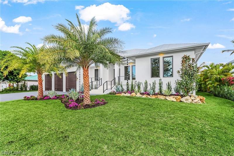 4 bedroom SingleFamilyResidence at 2393 Longboat Dr, Coconut River, Naples — photo 2