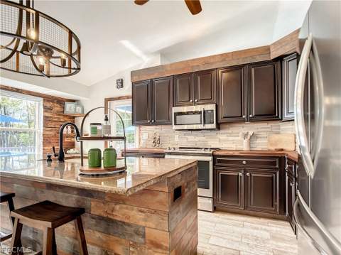 2511 6th St NW, Naples FL - photo 11 of 39