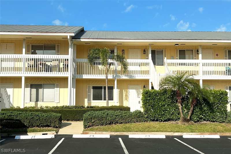 2 bedroom Condominium at 4629 Bayshore Dr J3, Abaco Bay, Naples — photo 1