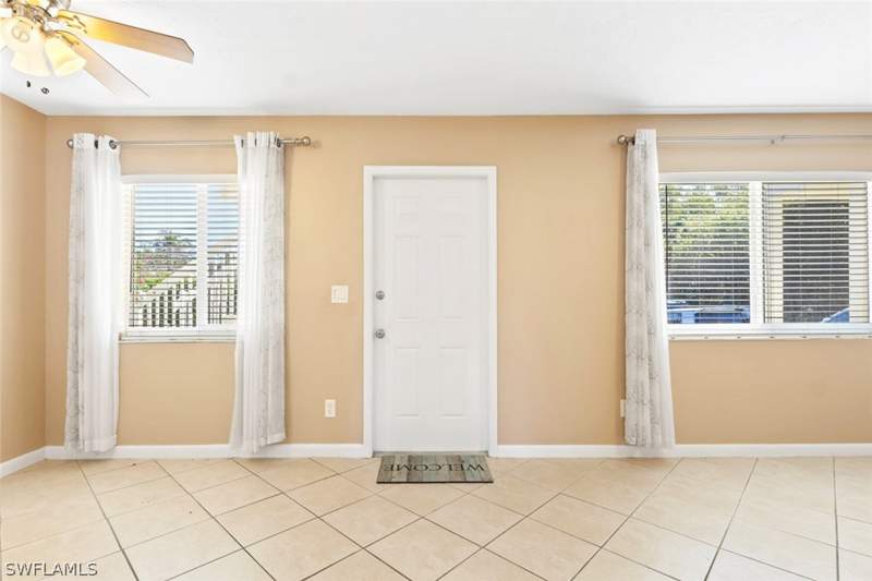 2 bedroom Condominium at 4629 Bayshore Dr J3, Abaco Bay, Naples — photo 4