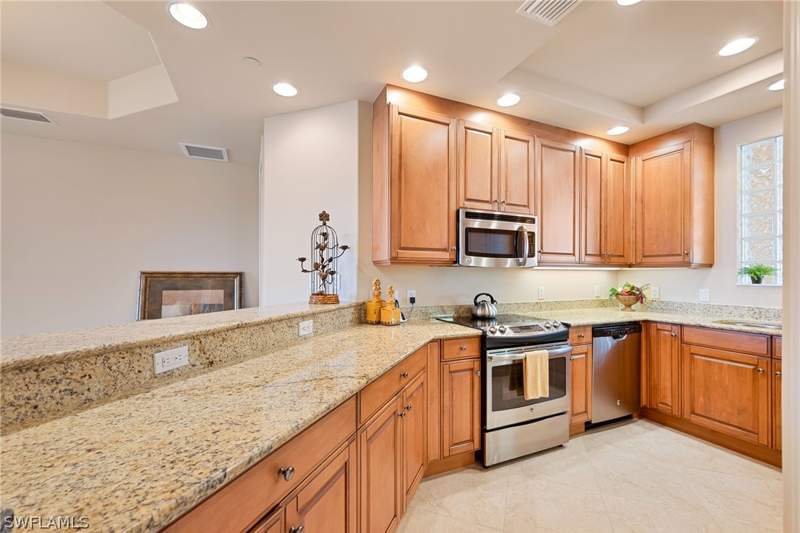 2 bedroom Condominium at 580 El Camino Real 3705, Vista Pointe, Naples — photo 4