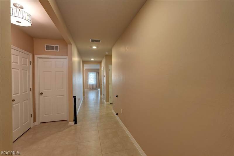 4 bedroom SingleFamilyResidence at 2501 NW 20th Pl, Cape Coral, Cape Coral — photo 5