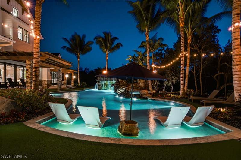 6 bedroom SingleFamilyResidence at 325 Cocohatchee Blvd, Cocohatchee Estates, Naples — photo 3