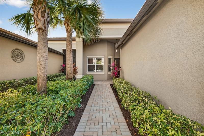 2 bedroom Attached at 28532 Lobos Cir, Valencia Bonita, Bonita Springs — photo 2