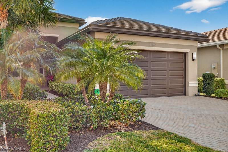 2 bedroom Attached at 28532 Lobos Cir, Valencia Bonita, Bonita Springs — photo 4