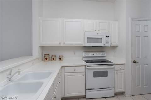 3972 Bishopwood Ct E 2-203, Naples FL - photo 13 of 37