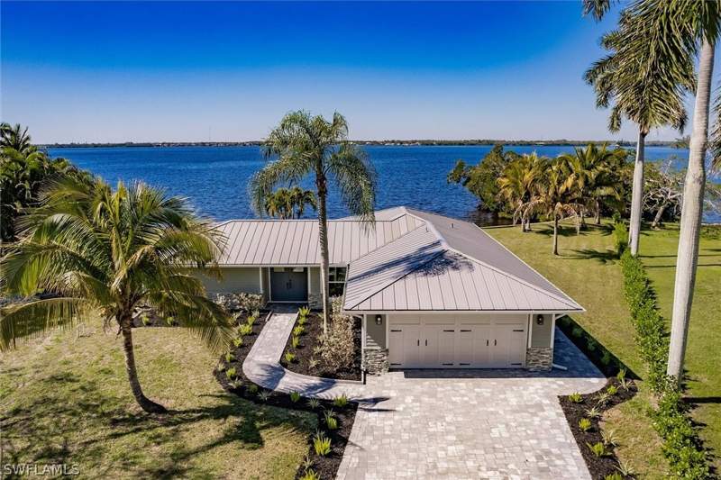 4 bedroom SingleFamilyResidence at 138 Riverview RD, CORAL PARK, Fort Myers — photo 1