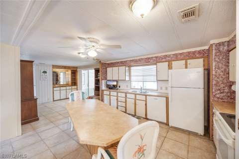 21 San Lu Rue Ave 21, Naples FL - photo 9 of 33