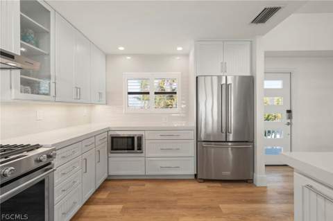 19 Beach Homes, Captiva FL - photo 9 of 49