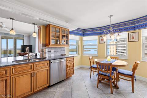4183 Bay Beach Ln 374, Fort Myers Beach FL - photo 6 of 33
