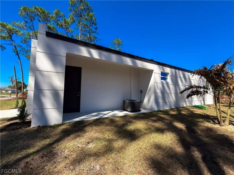3 bedroom SingleFamilyResidence at 3106 Myra Ln, Port Labelle, Labelle — photo 5