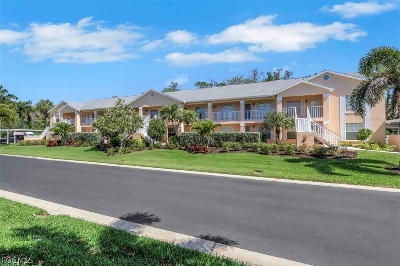 2 bedroom Condominium at 773 Wiggins Lake Dr 104, Wiggins Lakes And Preserves, Naples — photo 3