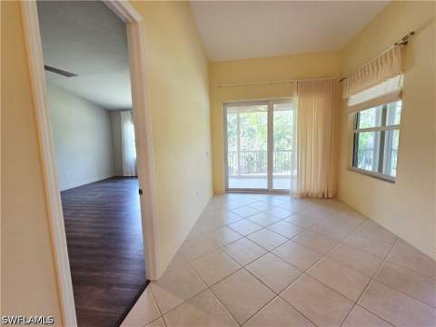 6775 Huntington Lakes Cir 202, Naples FL - photo 18 of 46